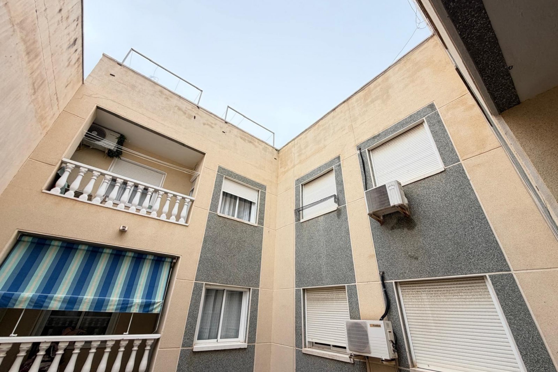 Te koop - Apartamento -
Torrevieja - Estacion de autobuses