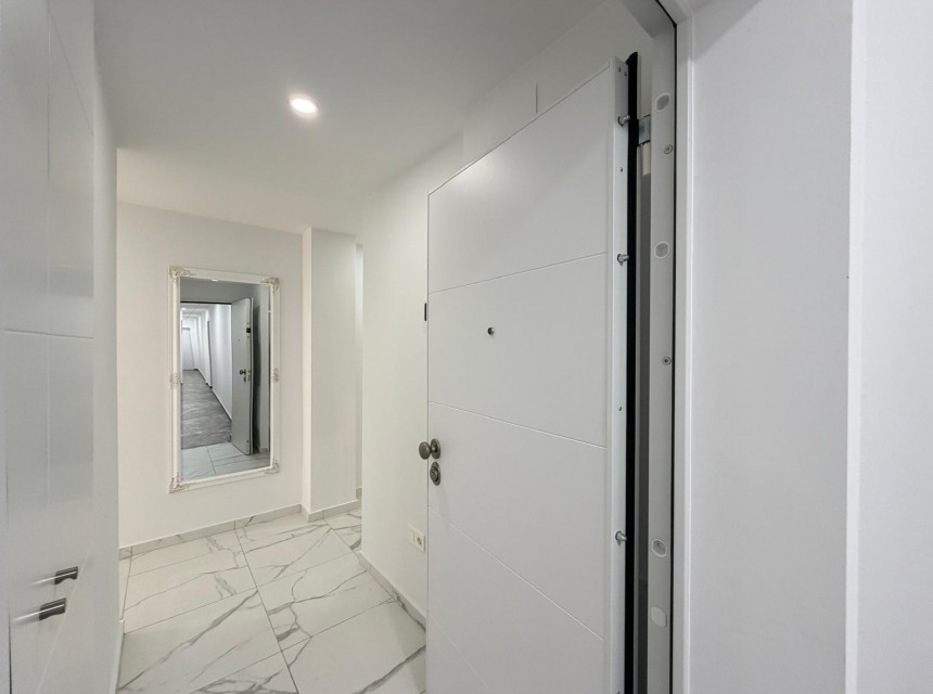 Te koop - Apartamento -
Torrevieja - Estacion de autobuses