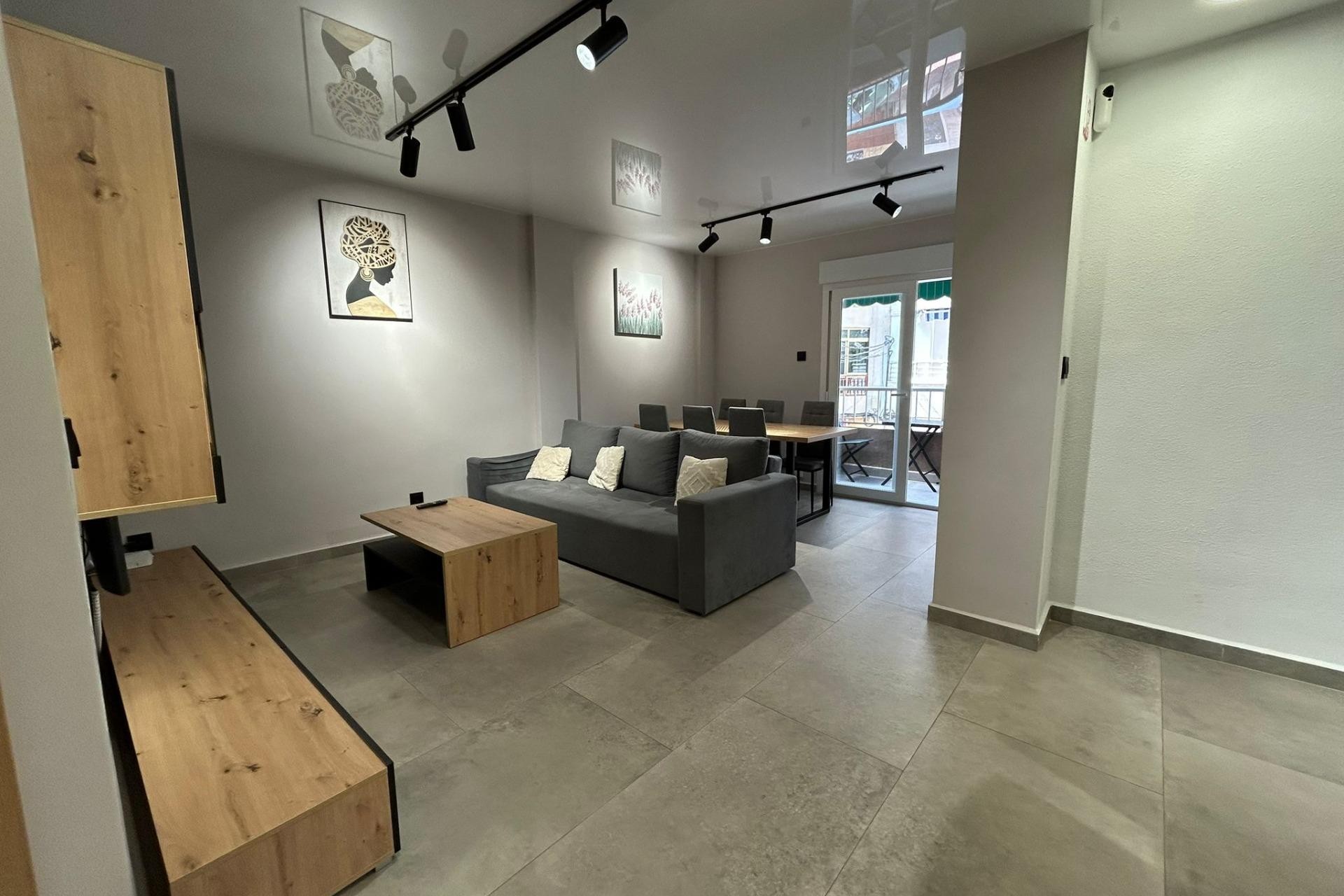 Te koop - Apartamento -
Torrevieja - Estacion de autobuses