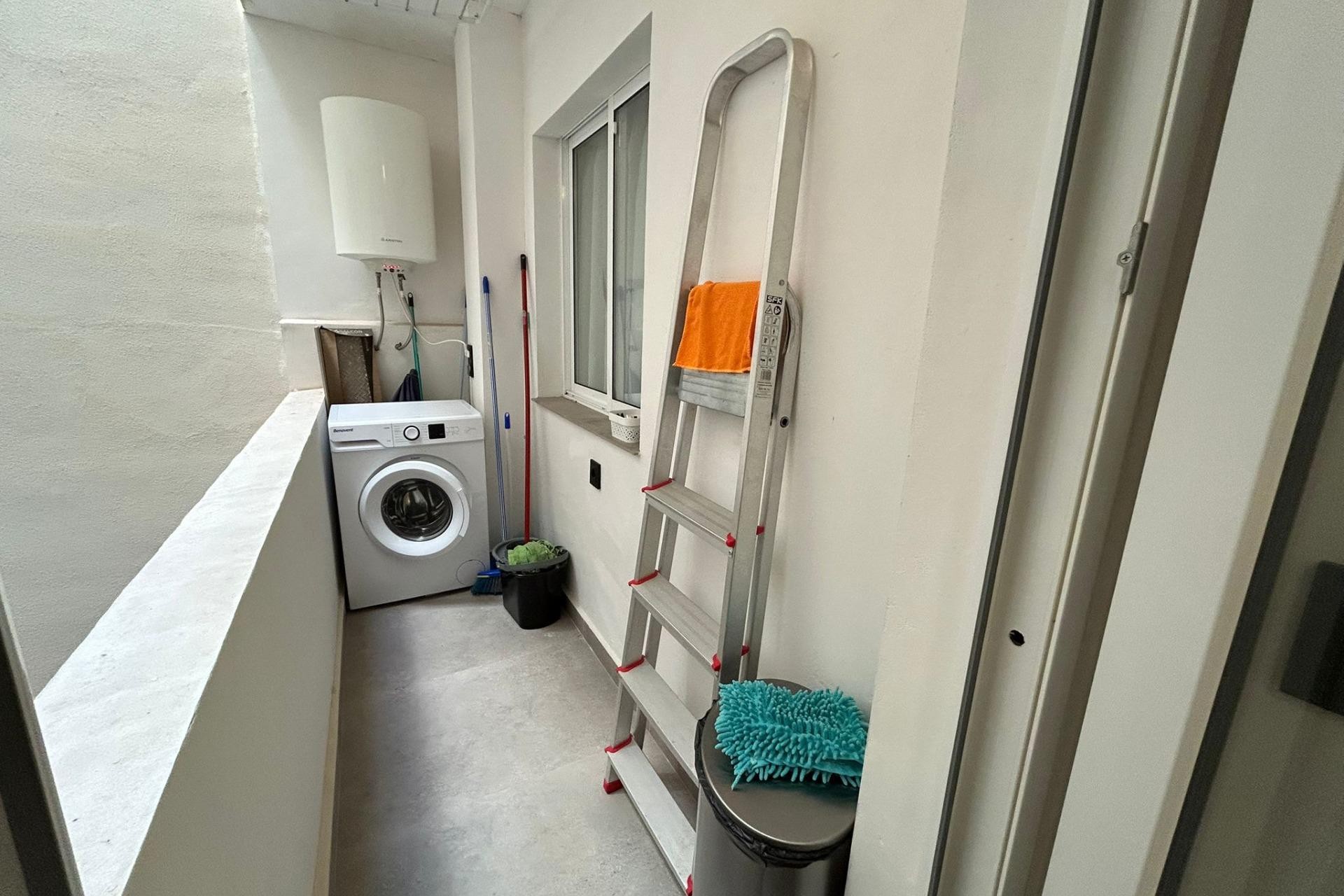 Te koop - Apartamento -
Torrevieja - Estacion de autobuses