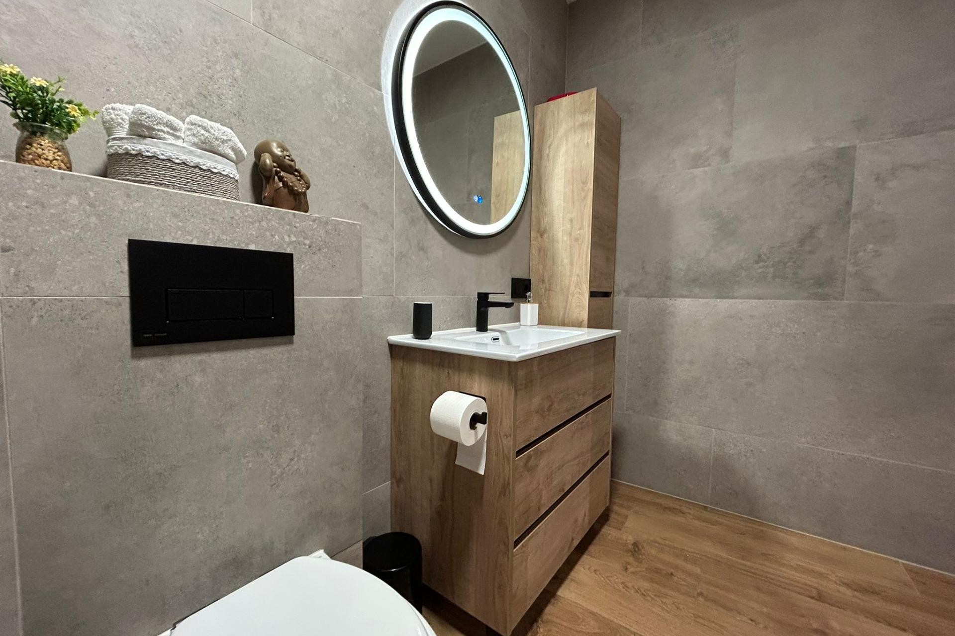 Te koop - Apartamento -
Torrevieja - Estacion de autobuses