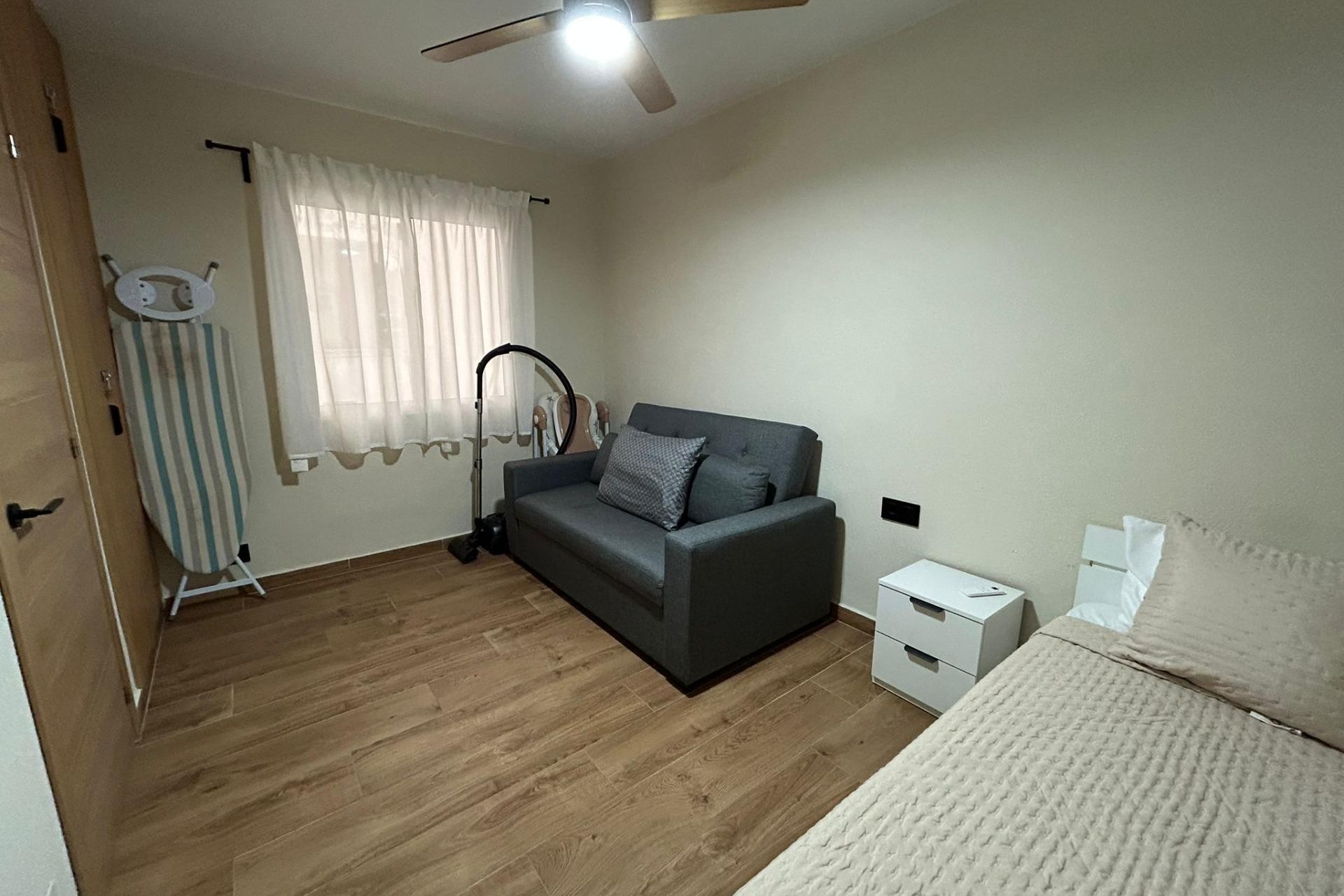 Te koop - Apartamento -
Torrevieja - Estacion de autobuses