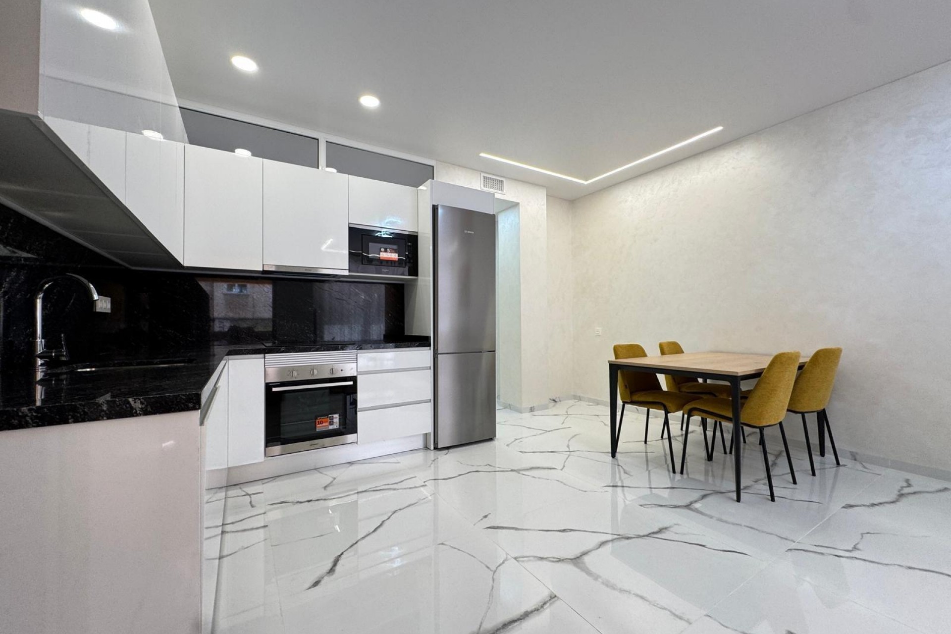 Te koop - Apartamento -
Torrevieja - Estacion de autobuses