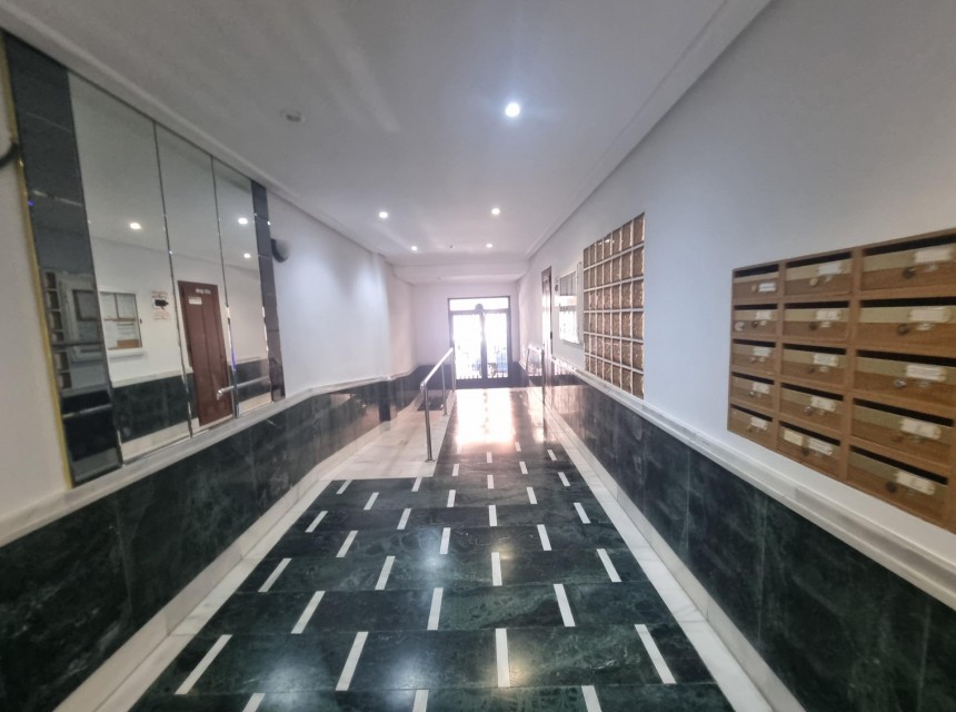 Te koop - Apartamento -
Torrevieja - Estacion de autobuses