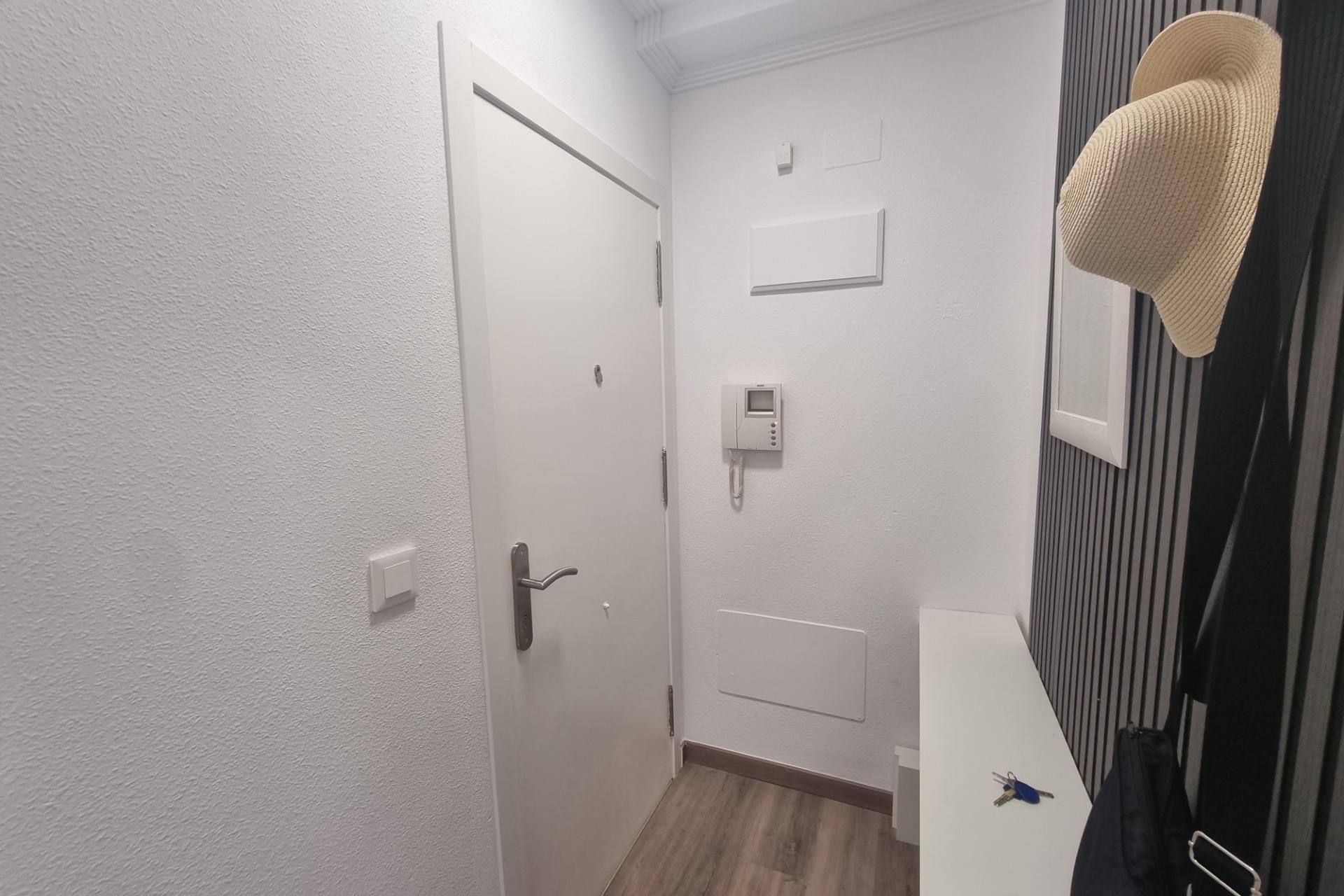 Te koop - Apartamento -
Torrevieja - Estacion de autobuses