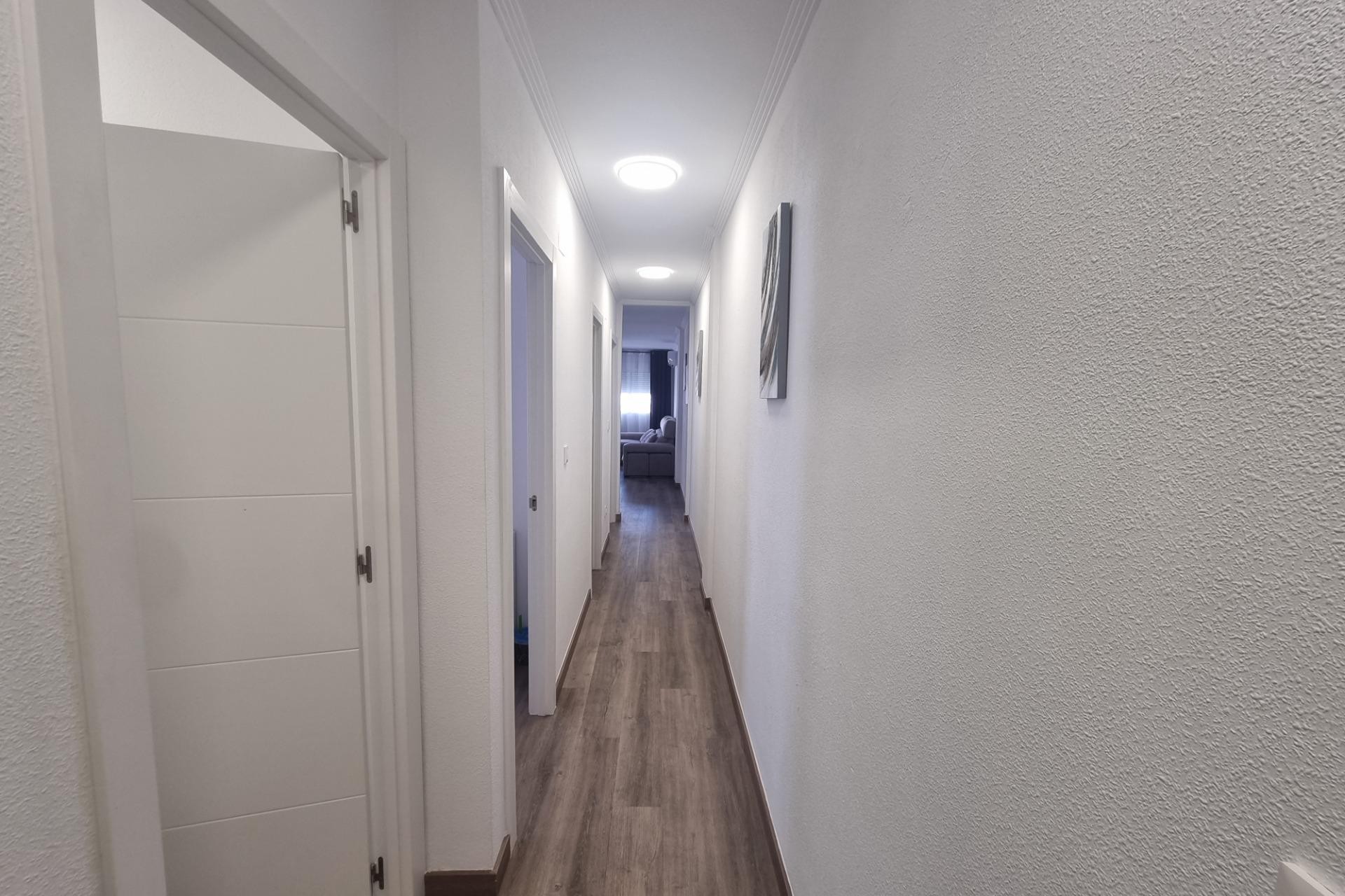 Te koop - Apartamento -
Torrevieja - Estacion de autobuses