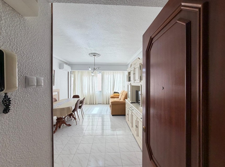 Te koop - Apartamento -
Torrevieja - Estacion de autobuses