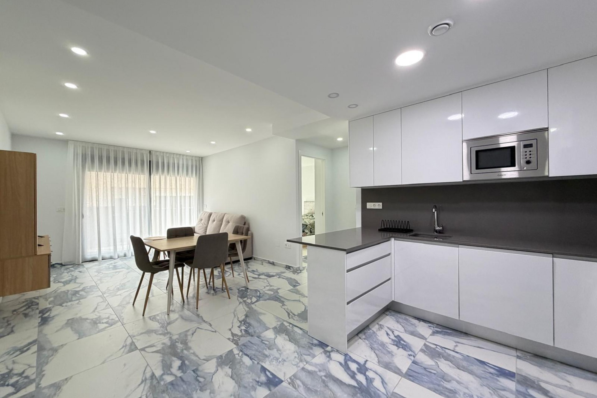 Te koop - Apartamento -
Torrevieja - Estacion de autobuses