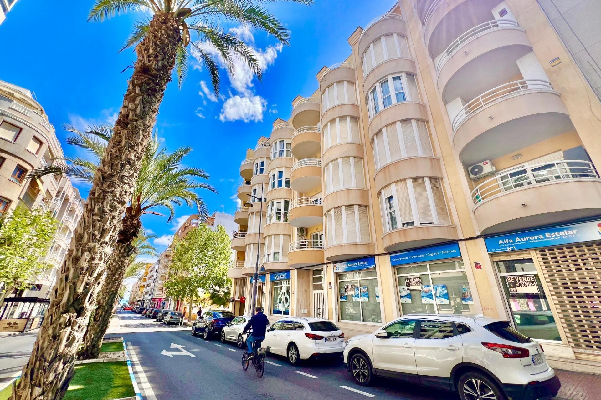Te koop - Apartamento -
Torrevieja - Habaneras