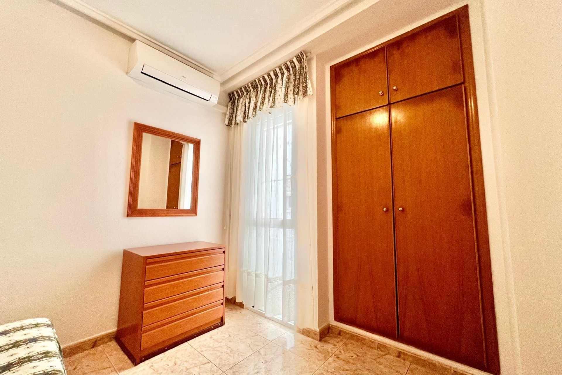 Te koop - Apartamento -
Torrevieja - Habaneras