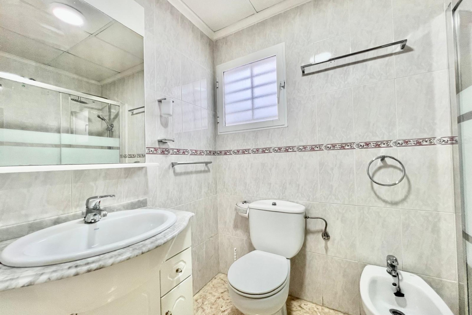 Te koop - Apartamento -
Torrevieja - Habaneras
