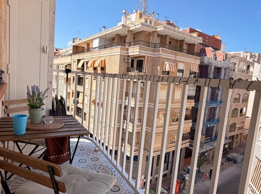 Te koop - Apartamento -
Torrevieja - Habaneras