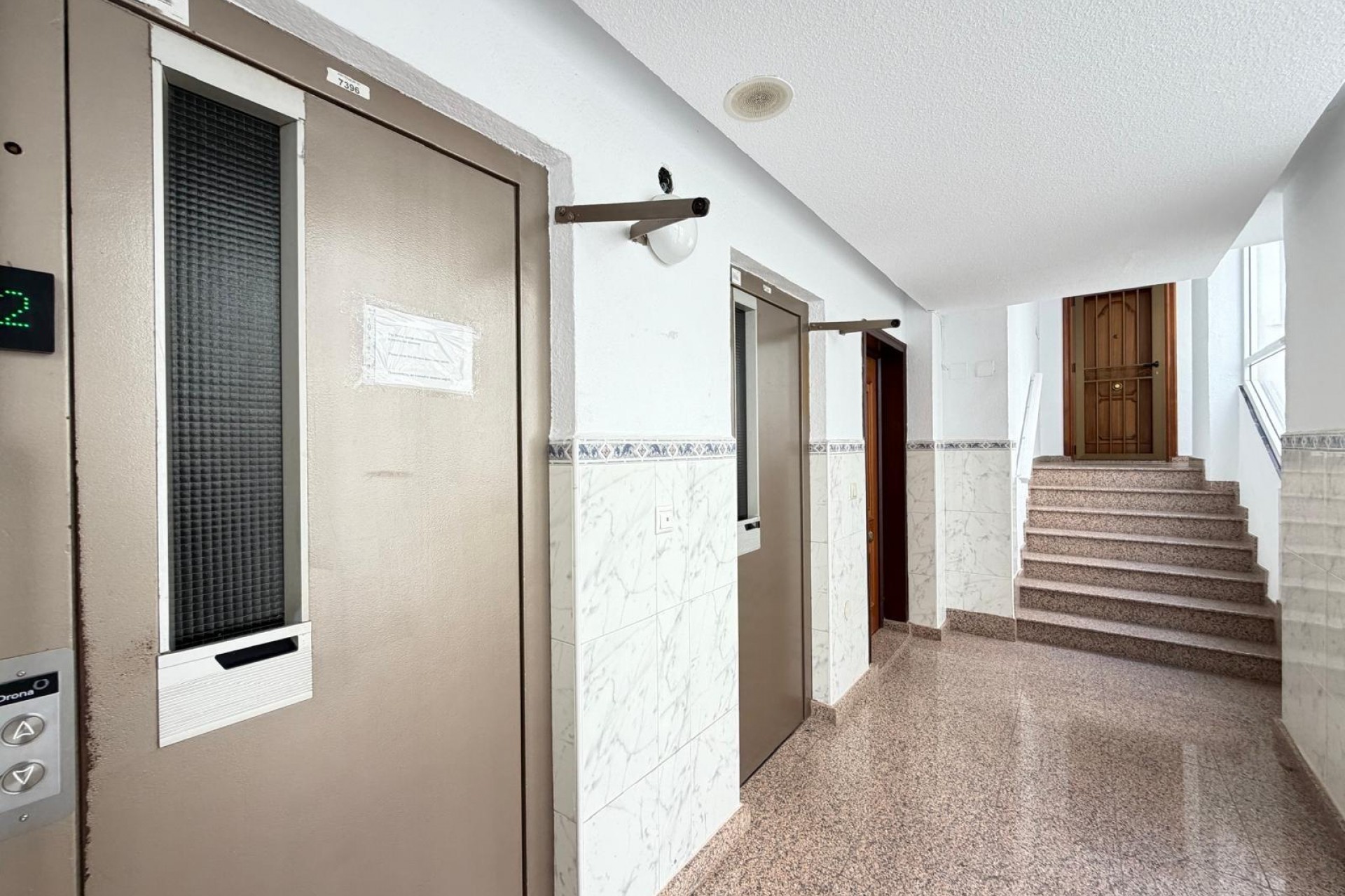 Te koop - Apartamento -
Torrevieja - Las Piscinas Naturales