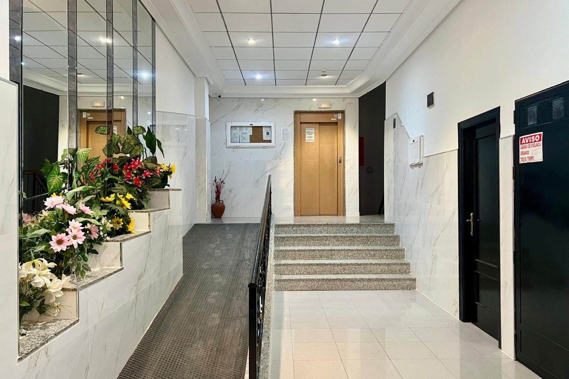 Te koop - Apartamento -
Torrevieja - Parque de las Naciones