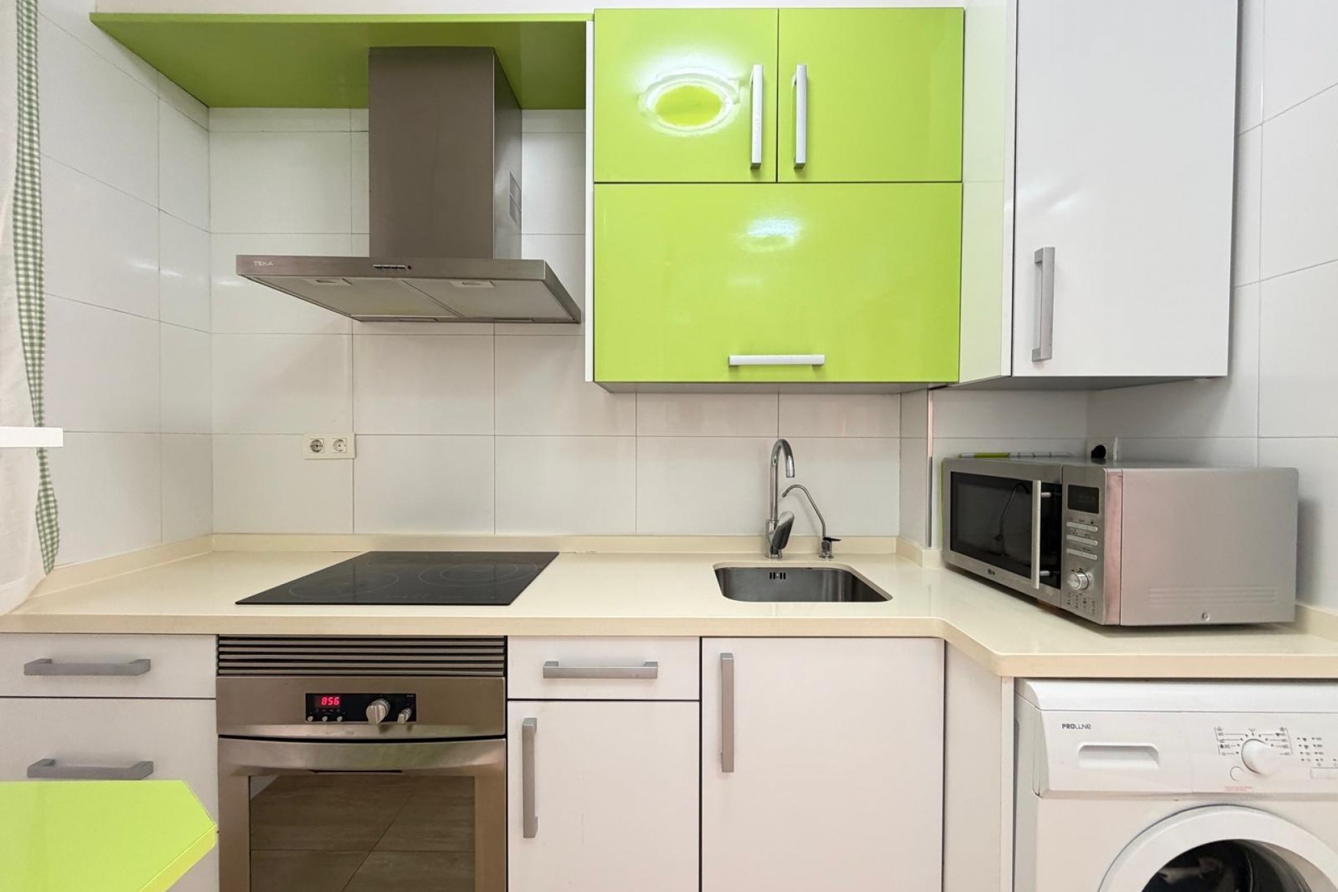 Te koop - Apartamento -
Torrevieja - Paseo maritimo