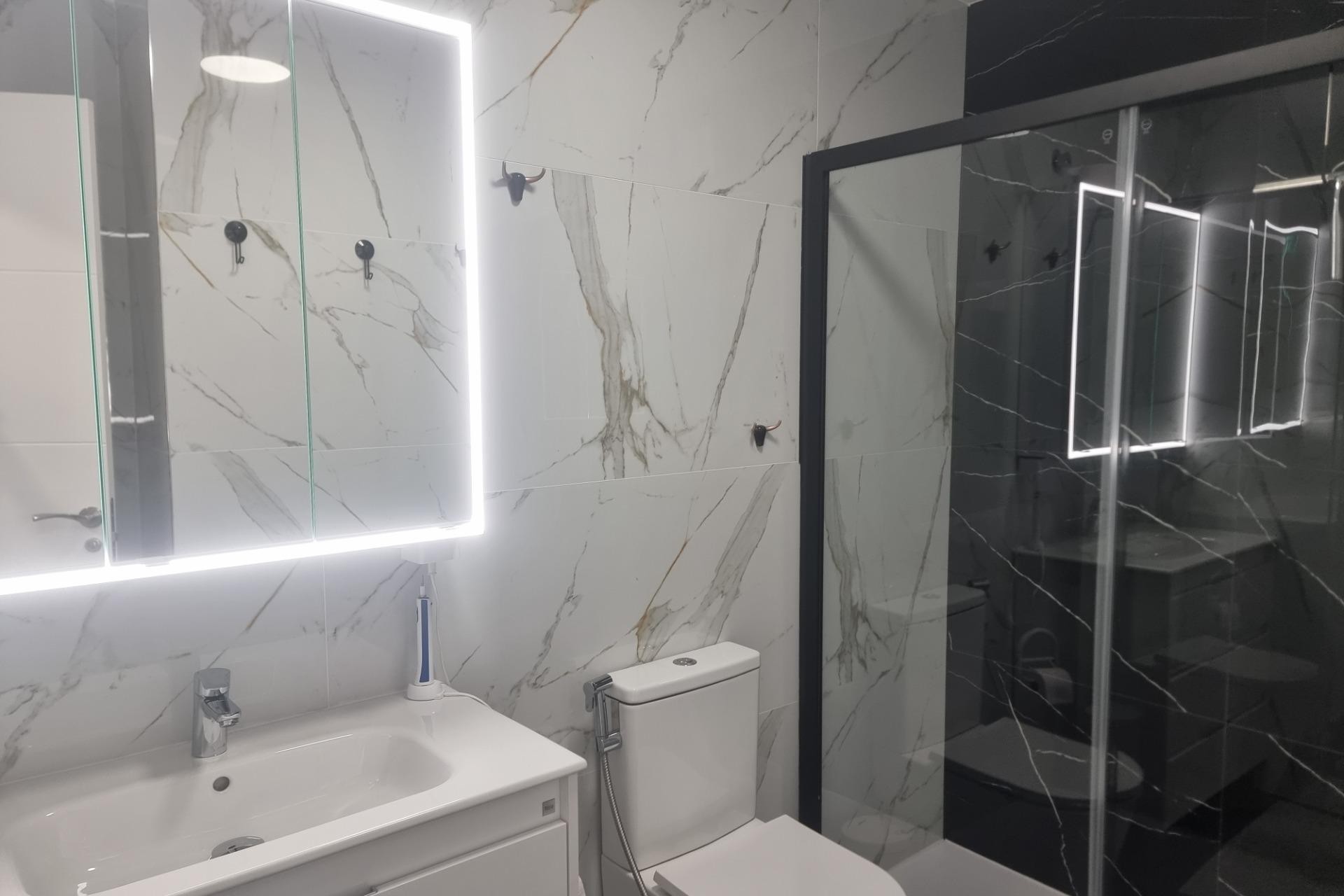 Te koop - Apartamento -
Torrevieja - Playa de los locos