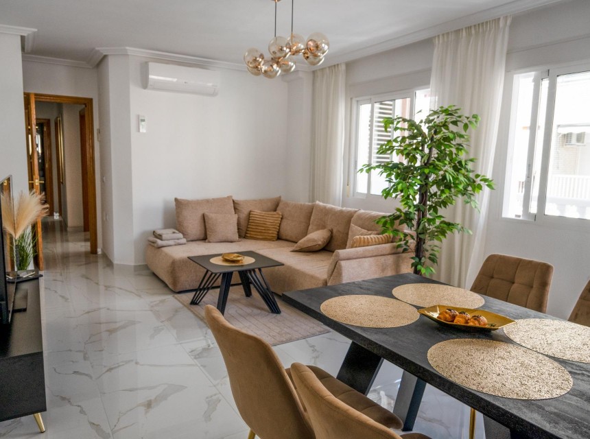 Te koop - Apartamento -
Torrevieja - Playa del cura