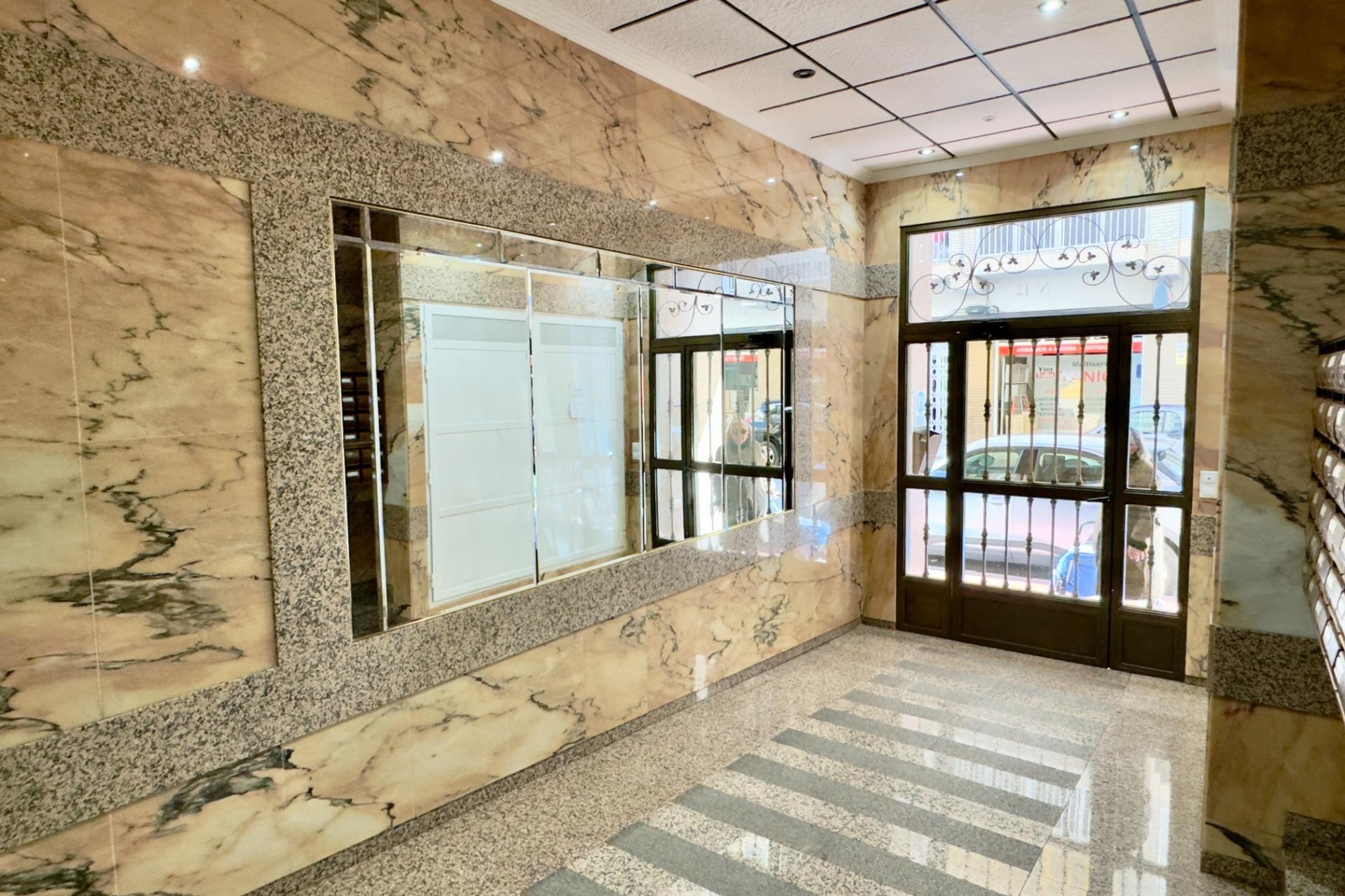 Te koop - Apartamento -
Torrevieja - Playa del cura