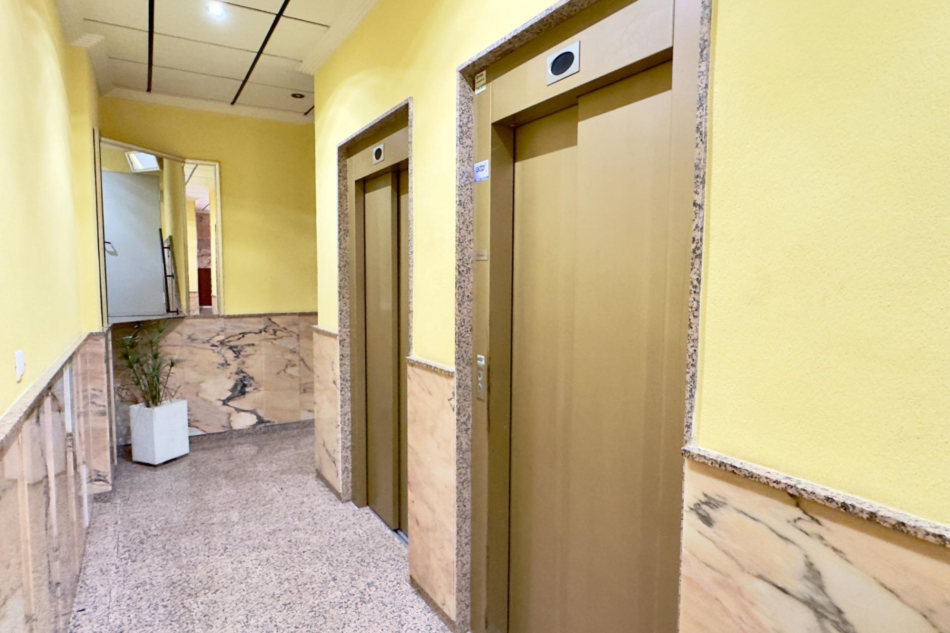 Te koop - Apartamento -
Torrevieja - Playa del cura