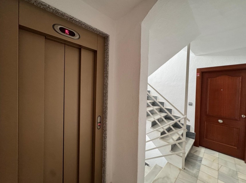 Te koop - Apartamento -
Torrevieja - Playa del cura