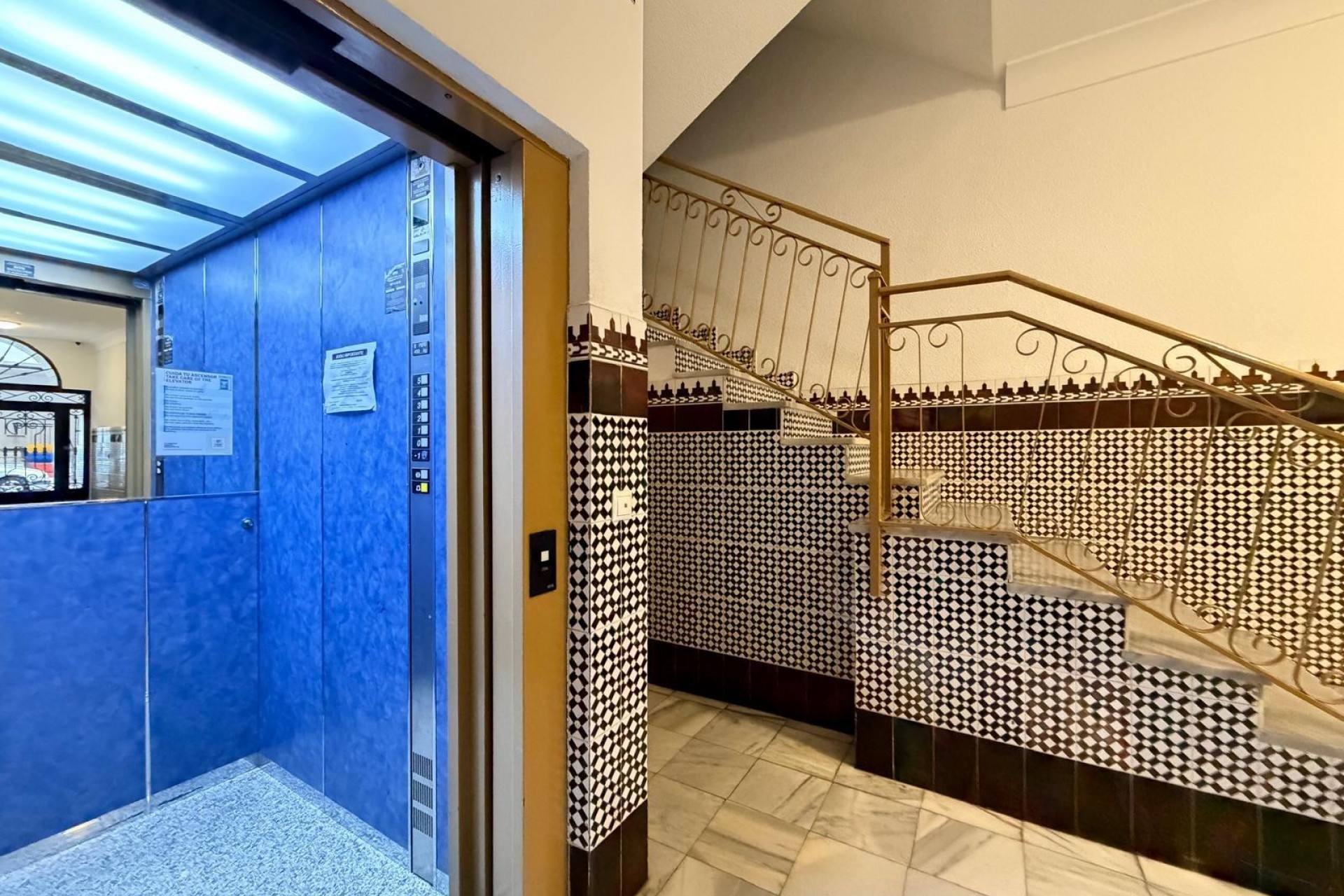 Te koop - Apartamento -
Torrevieja - Playa del cura