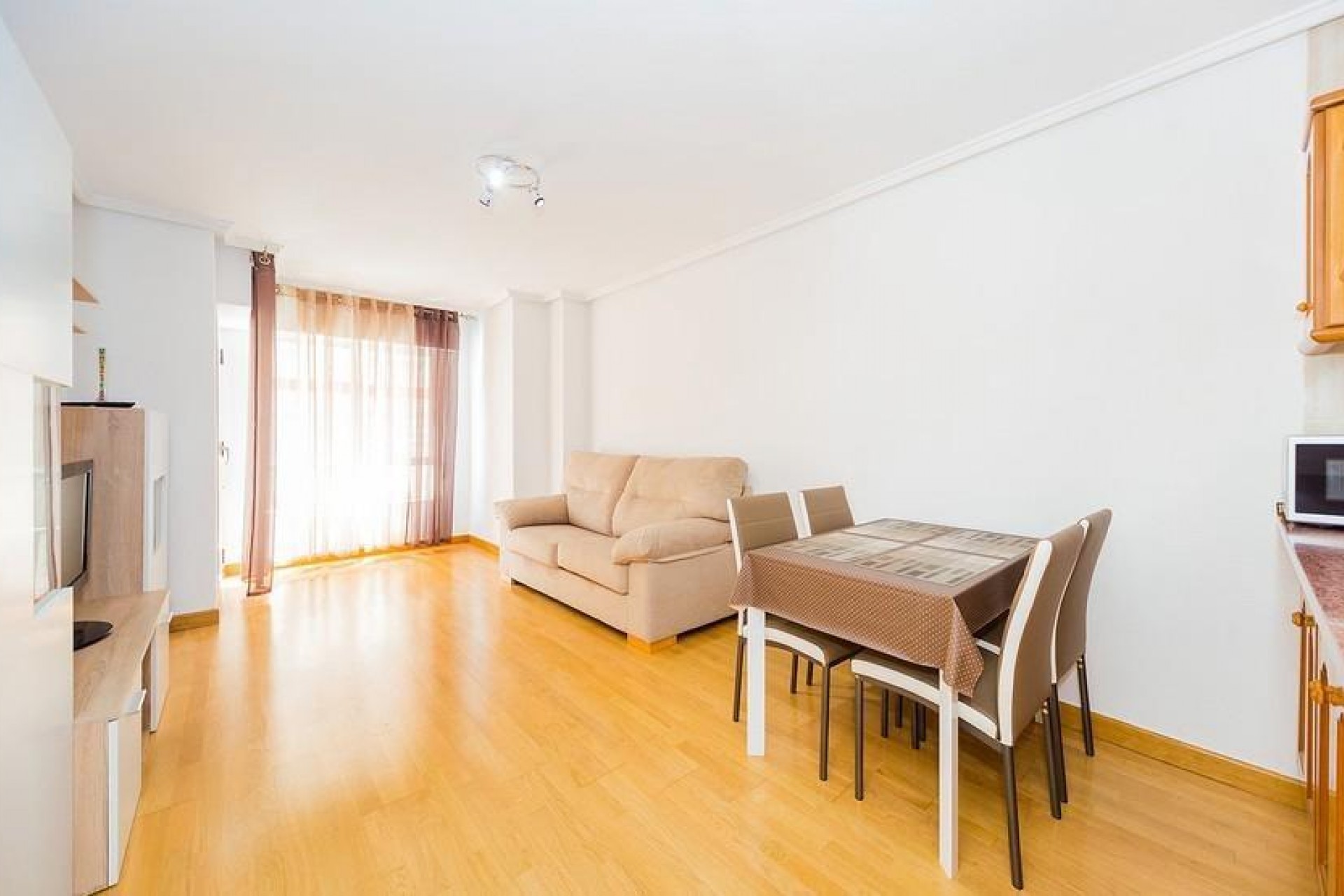 Te koop - Apartamento -
Torrevieja - Playa del cura