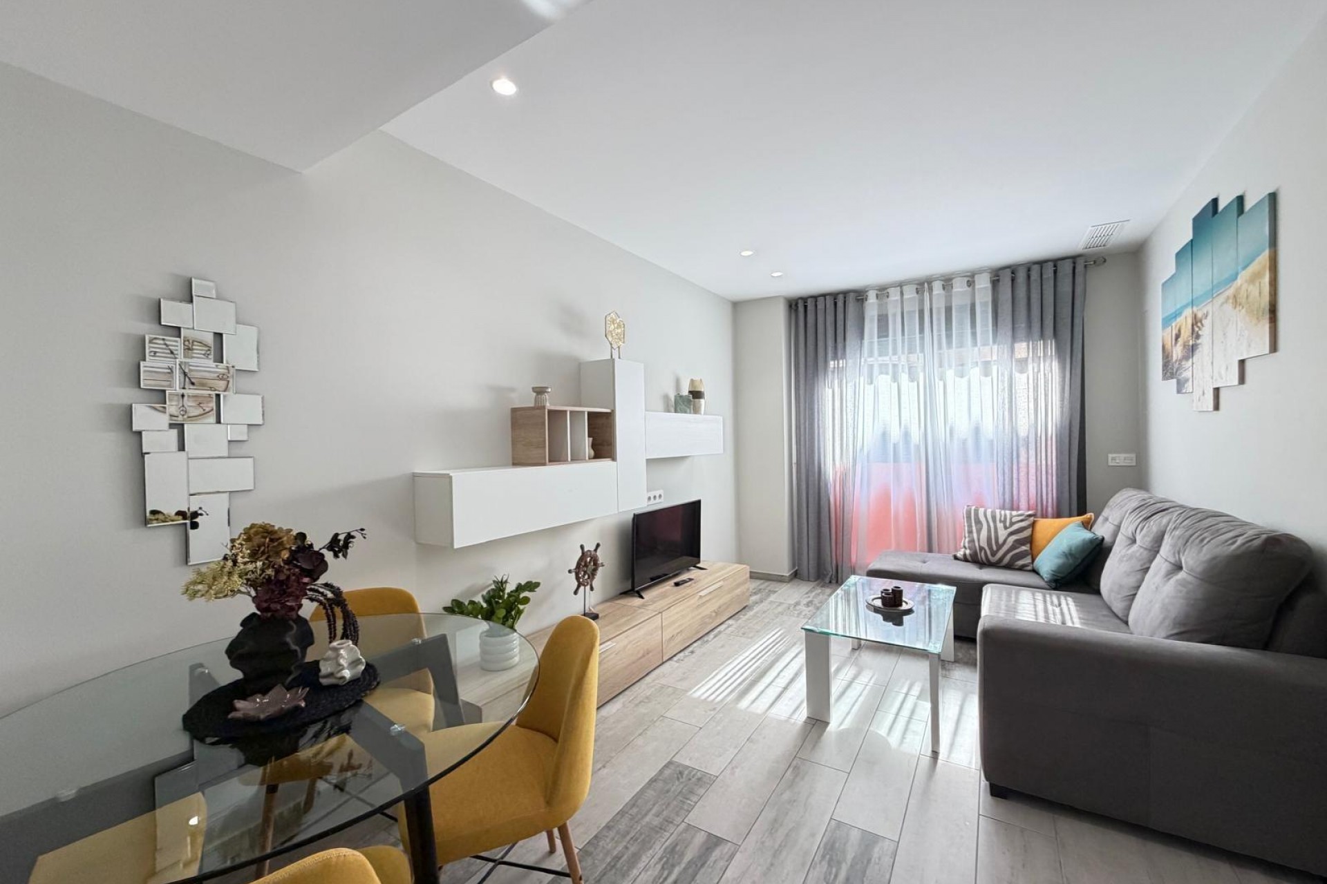 Te koop - Apartamento -
Torrevieja - Playa del cura