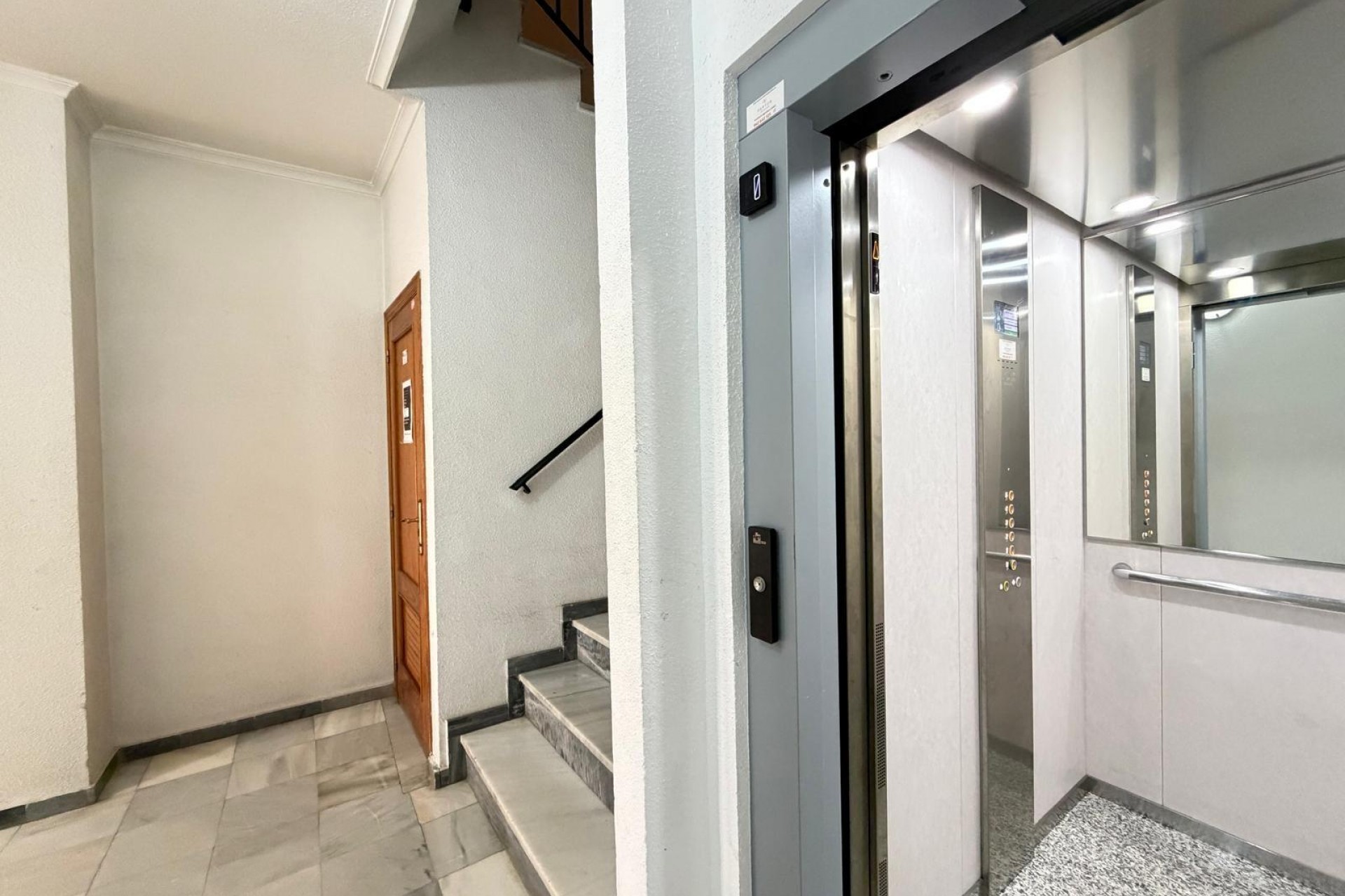 Te koop - Apartamento -
Torrevieja - Playa del cura