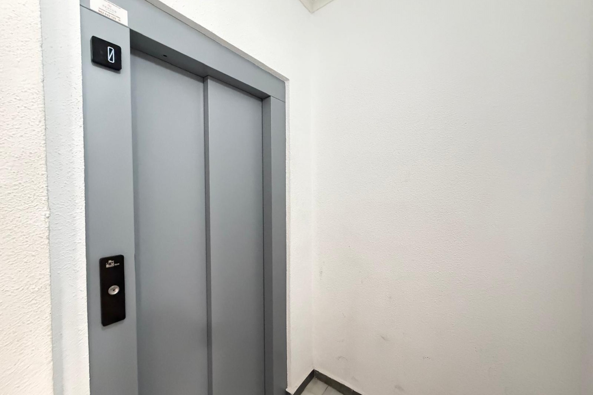 Te koop - Apartamento -
Torrevieja - Playa del cura