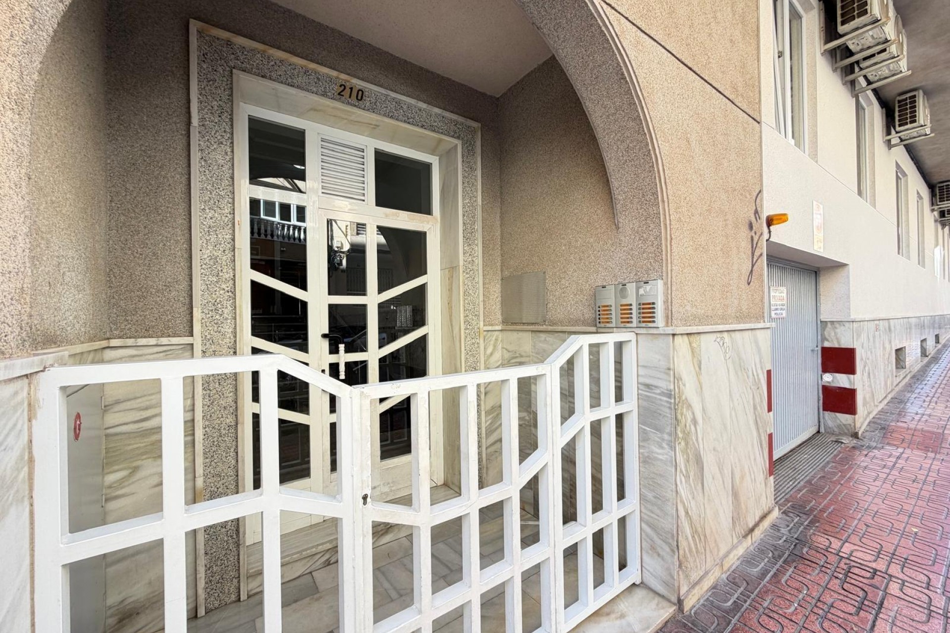 Te koop - Apartamento -
Torrevieja - Playa del cura