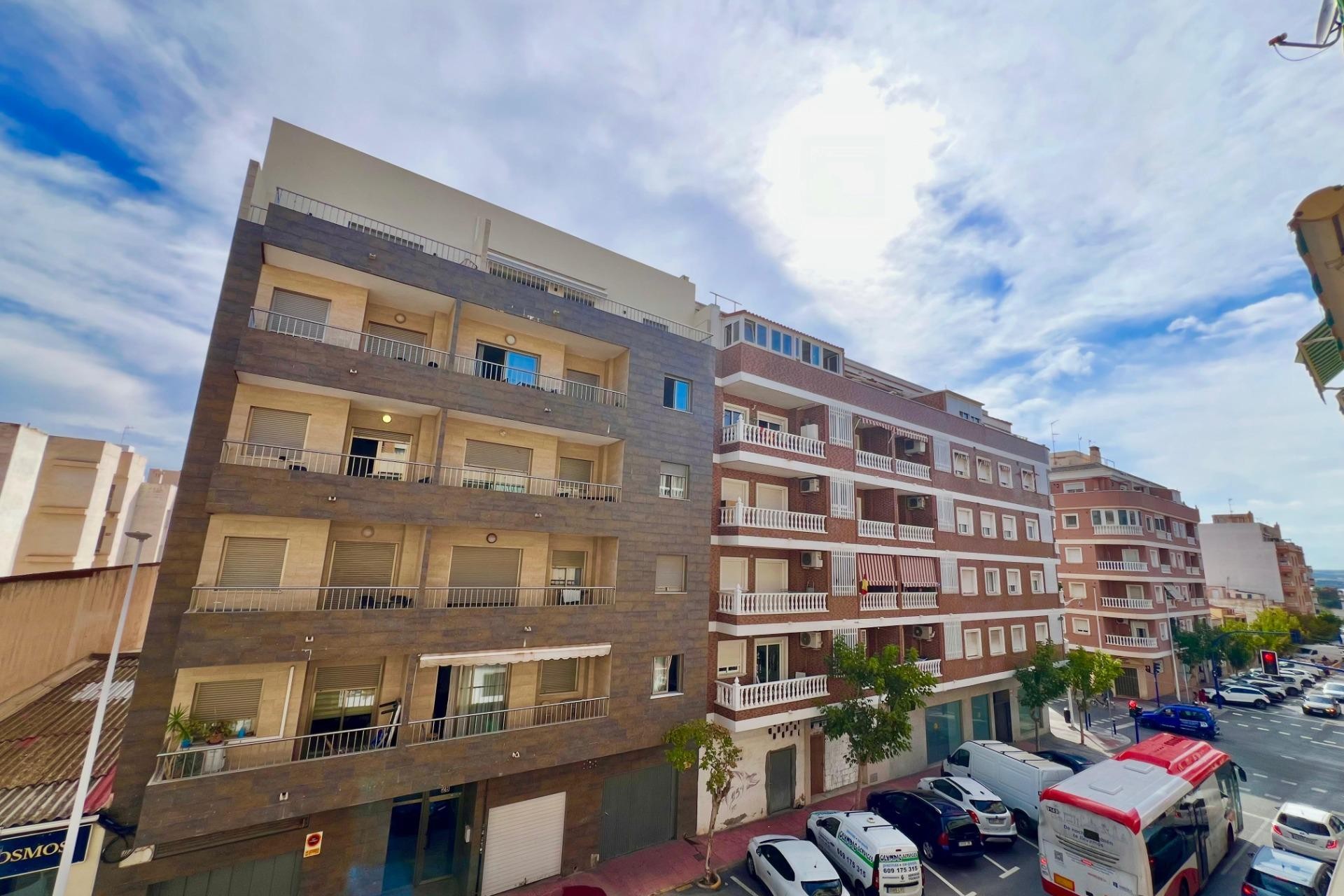 Te koop - Apartamento -
Torrevieja - Puerto Deportivo