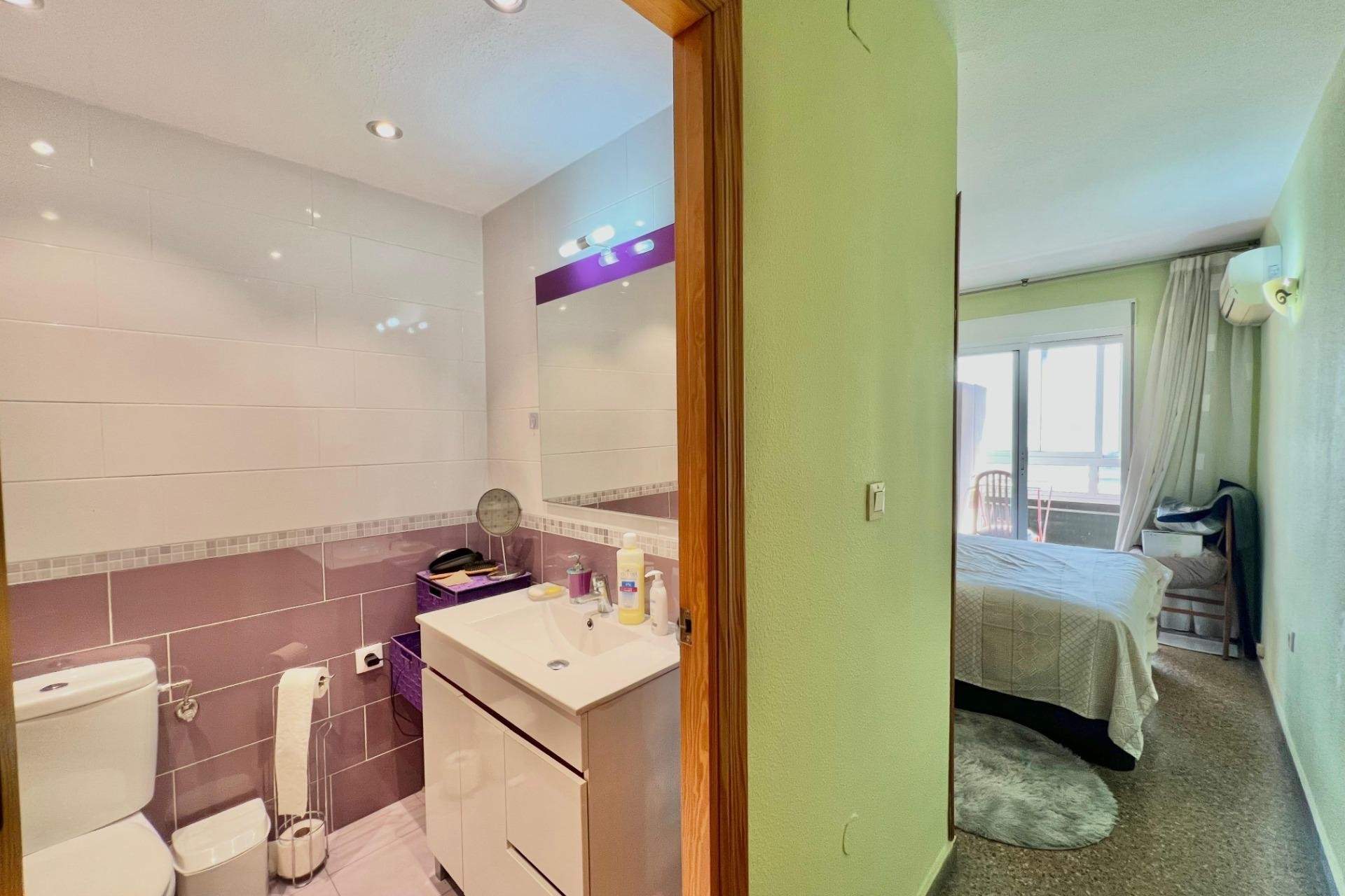 Te koop - Apartamento -
Torrevieja - Puerto Deportivo