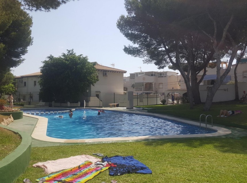 Te koop - Bungalow Planta Baja -
Torrevieja - Lago jardin
