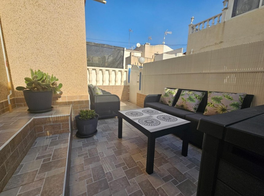 Te koop - Bungalow Planta Baja -
Torrevieja - Lago jardin