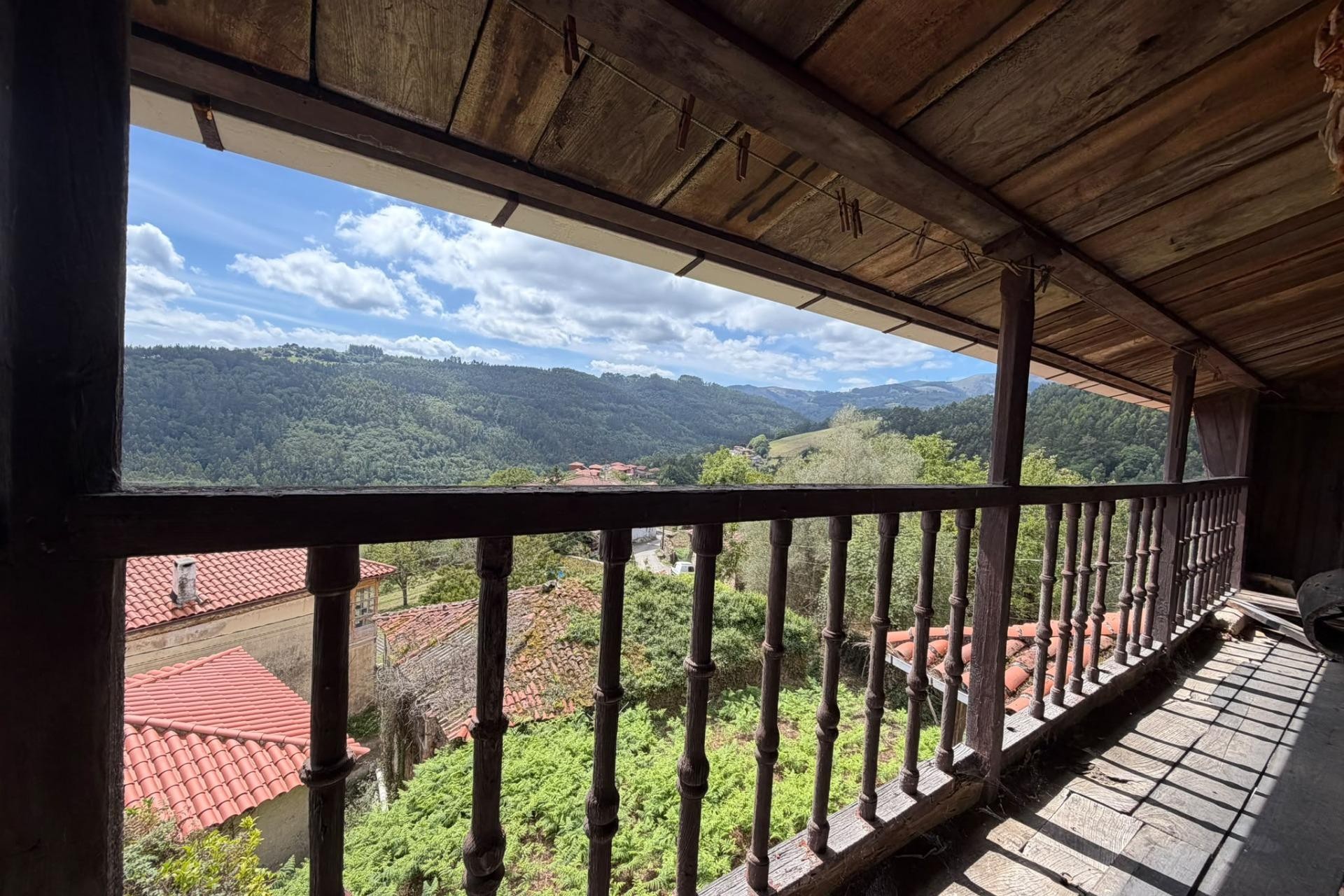 Te koop - Casa con terreno -
Salas - Villarin