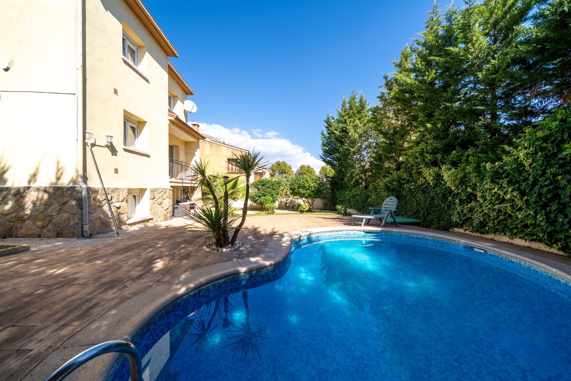 Te koop - Chalet -
San Martin de Valdeiglesias - Garnacho