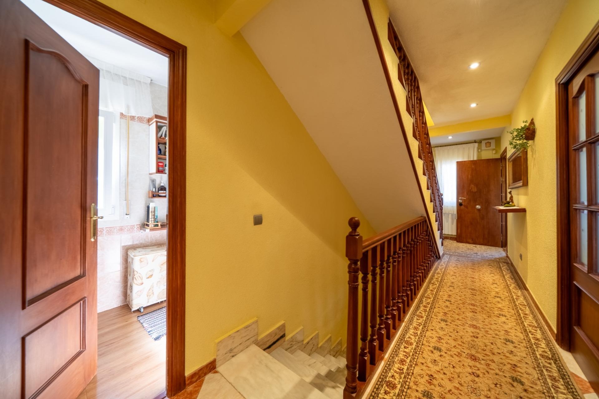 Te koop - Chalet -
San Martin de Valdeiglesias - Garnacho