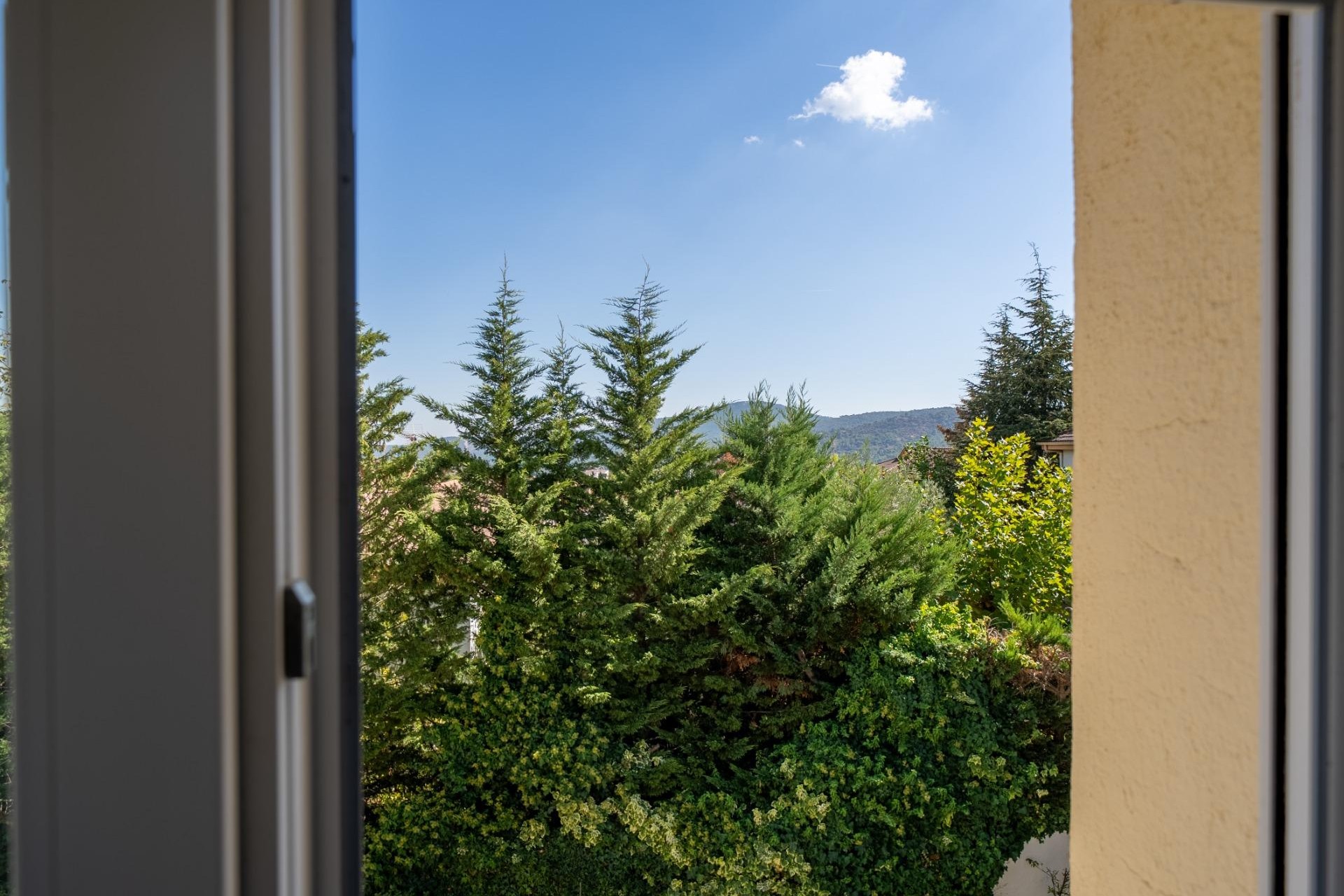 Te koop - Chalet -
San Martin de Valdeiglesias - Garnacho