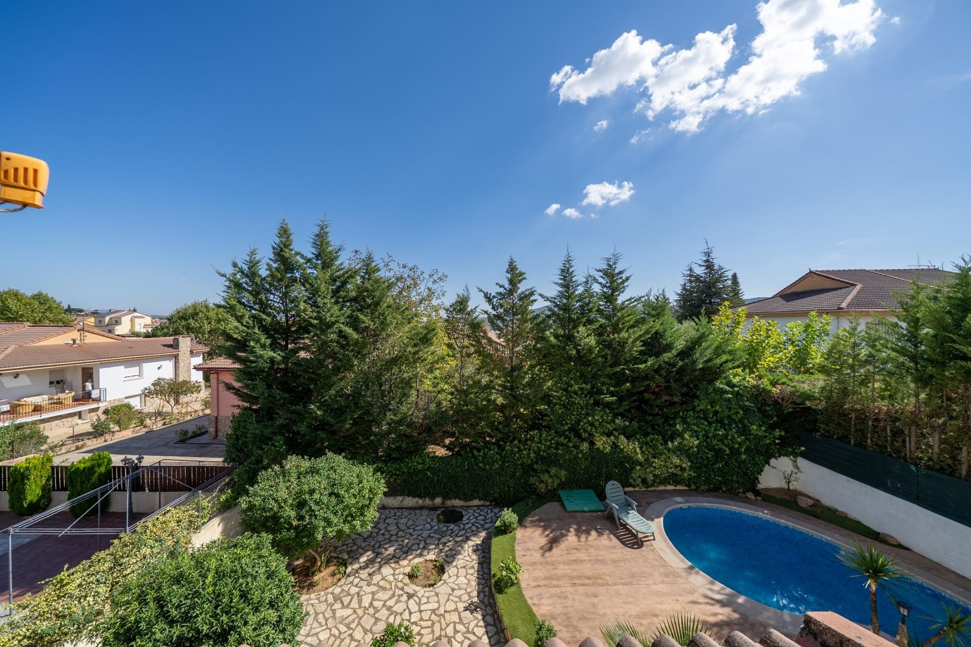 Te koop - Chalet -
San Martin de Valdeiglesias - Garnacho