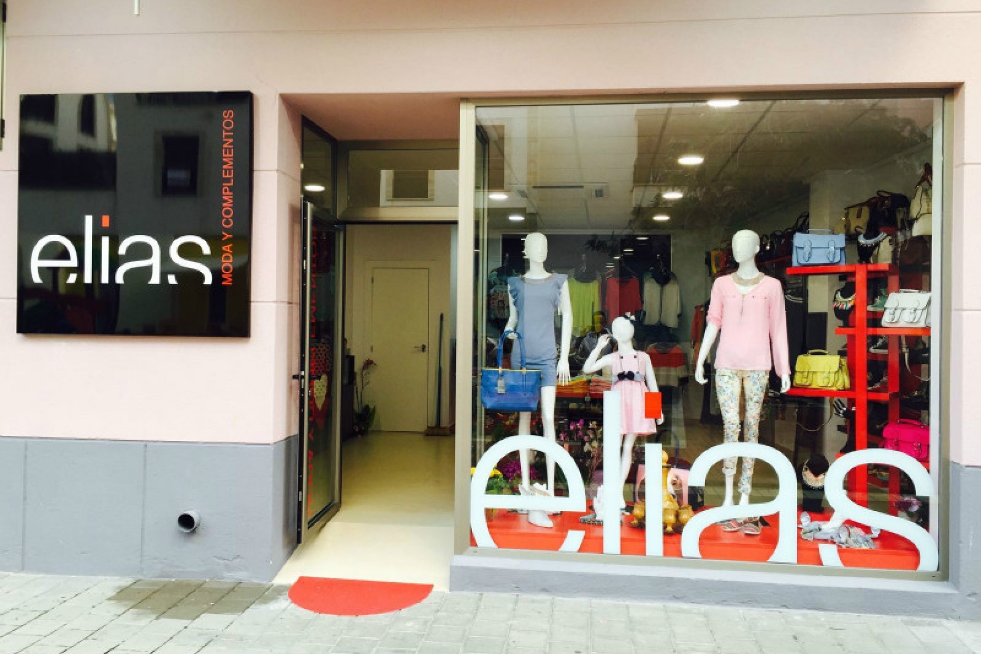 Te koop - Commercieel -
Moraira - Stadscentrum