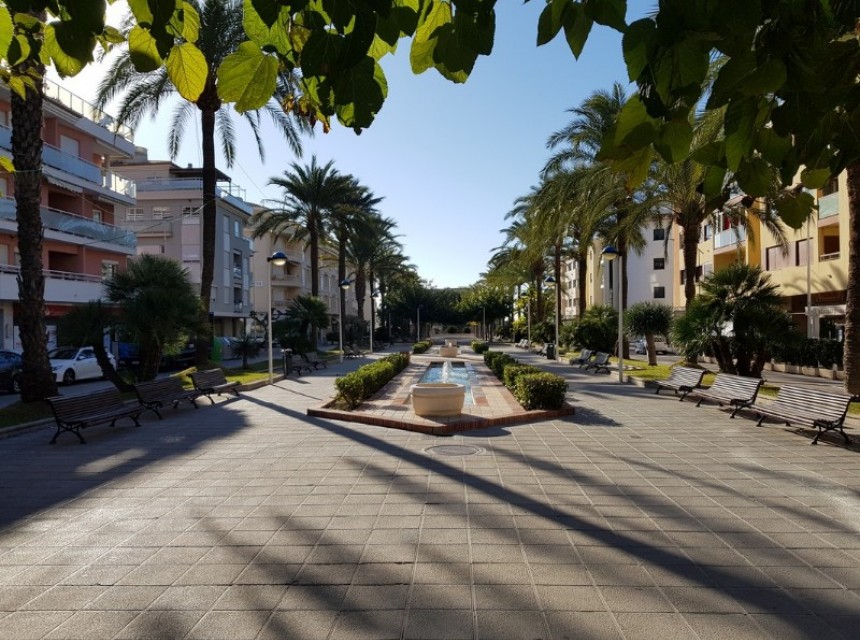 Te koop - Commercieel -
Moraira - Stadscentrum