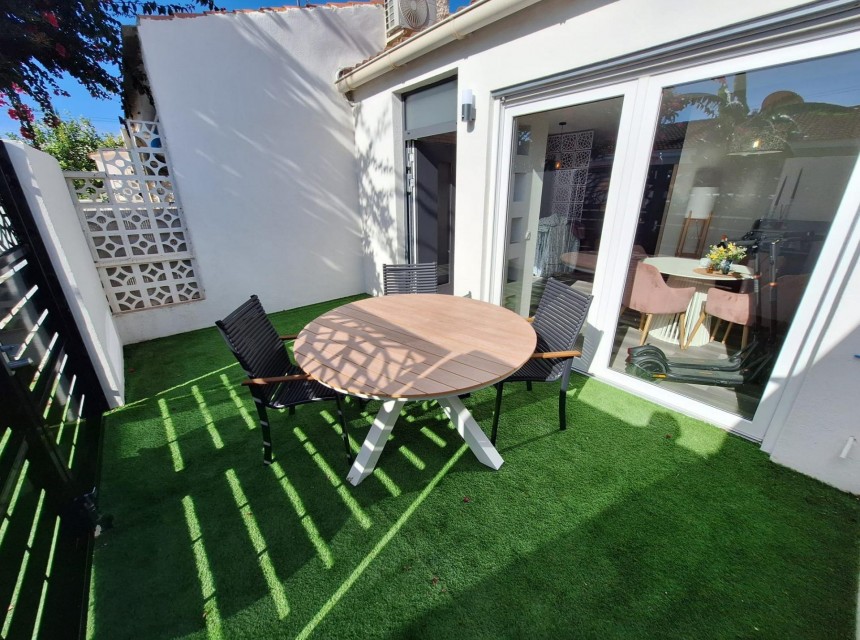 Te koop - Estudio -
Torrevieja - Torretas