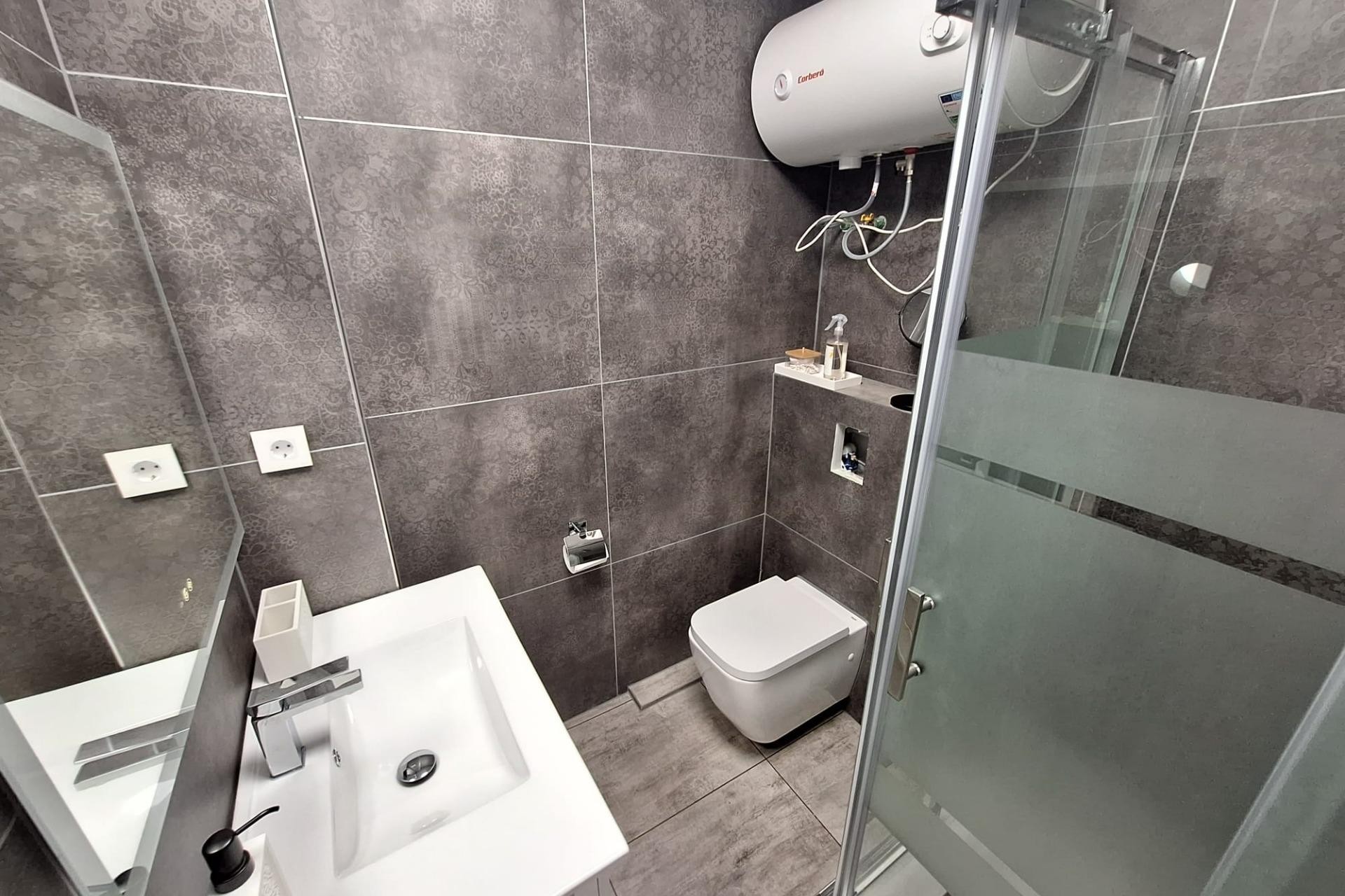 Te koop - Estudio -
Torrevieja - Torretas