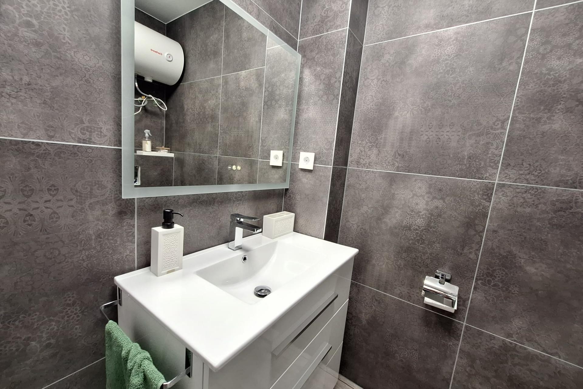 Te koop - Estudio -
Torrevieja - Torretas