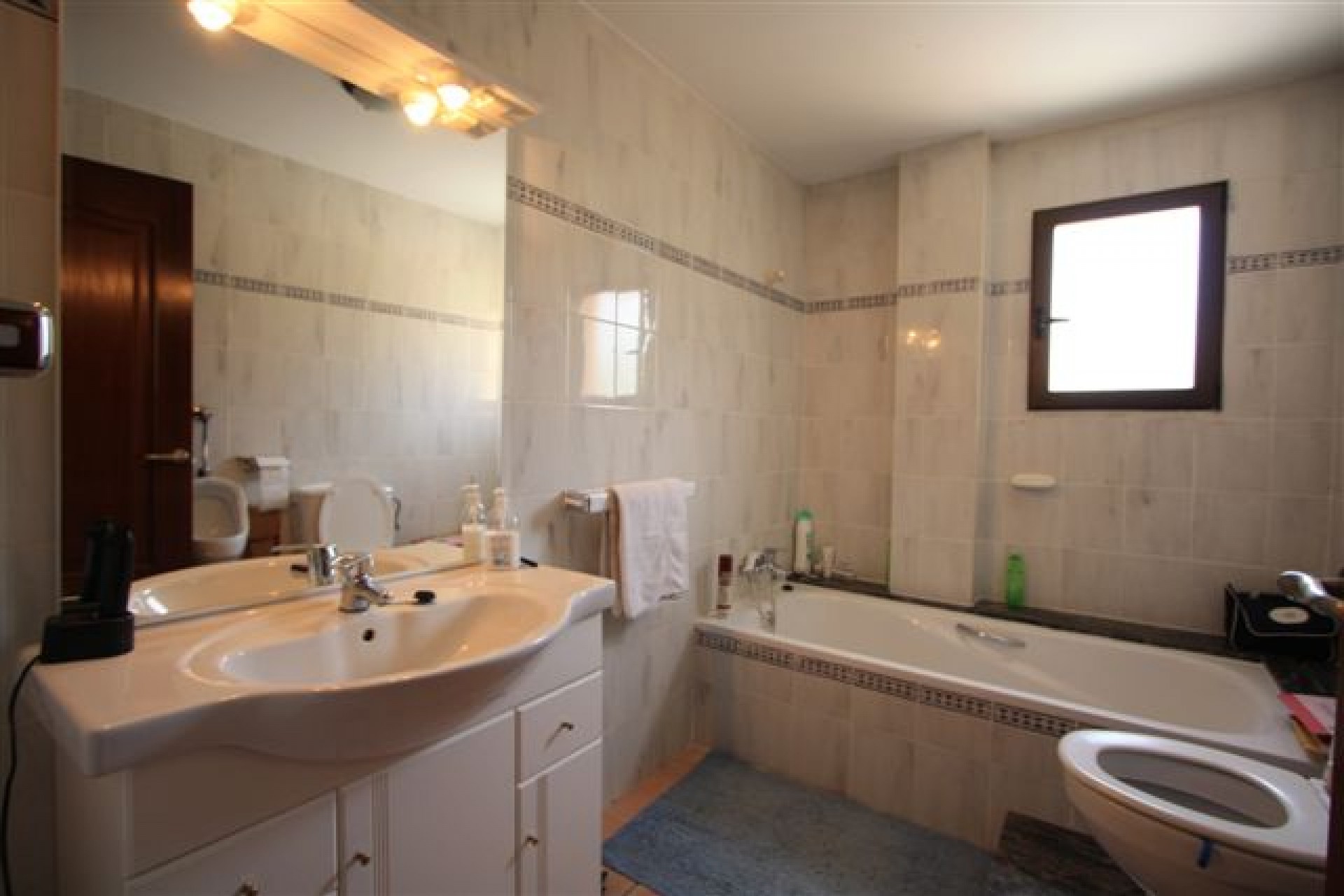 Te koop - Finca / Landhuis -
Alfaz del Pi