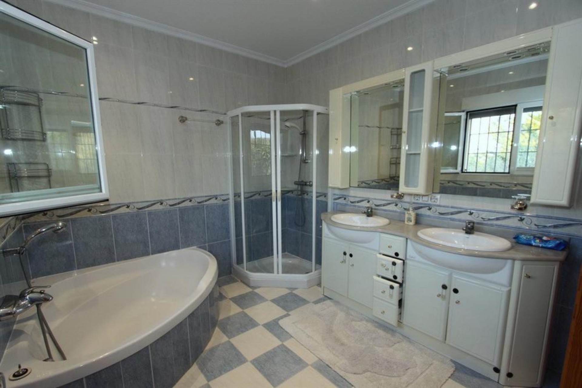 Te koop - Finca / Landhuis -
Jalon