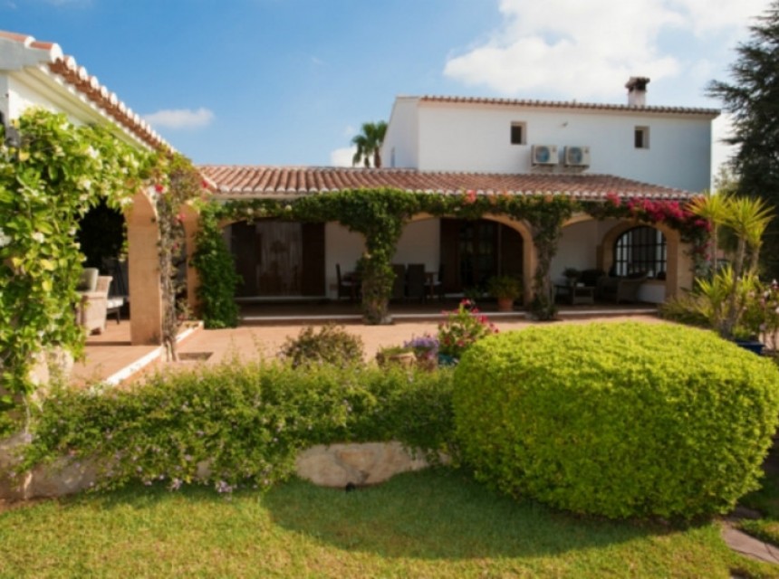 Te koop - Finca / Landhuis -
Javea