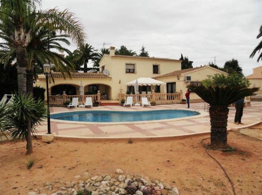 Te koop - Finca / Landhuis -
Teulada