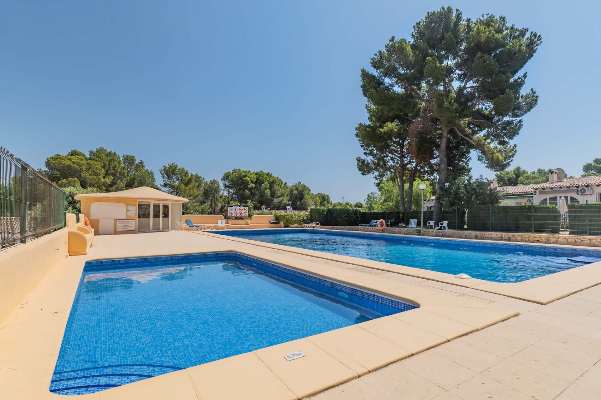 Te koop - Herenhuis -
Moraira