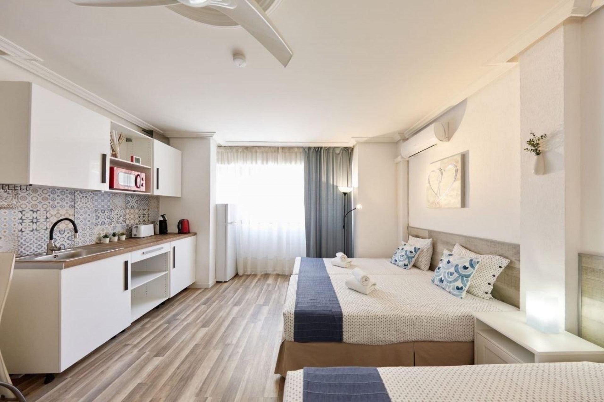 Te koop - Hostal -
Alicante - Carolinas bajas